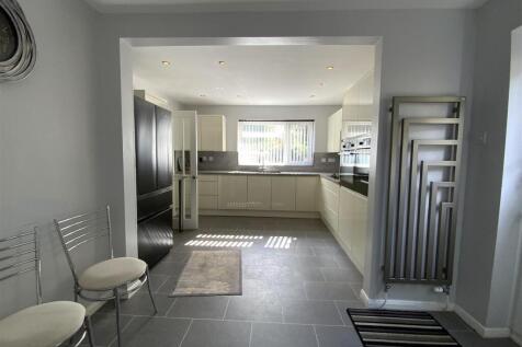 Kitchen / Breakfast Room