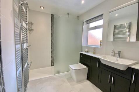 Family Shower Room