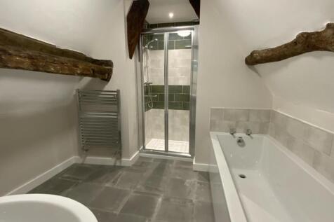 En-suite (Second Floor)