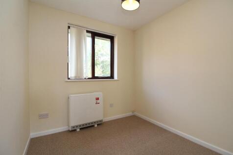 Bedroom 2.JPG