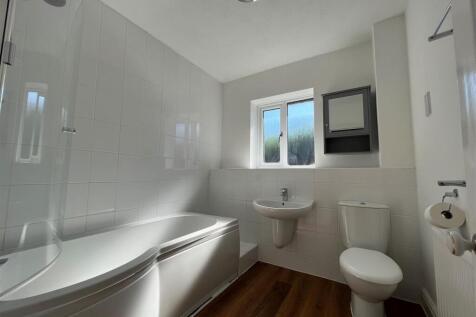 Family Bathroom.jpg