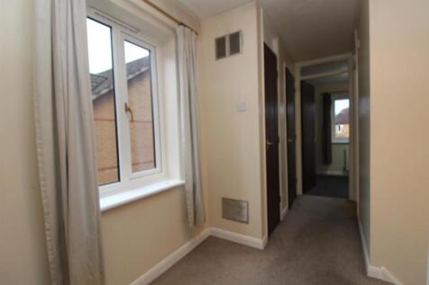 Landing with Storage.JPG