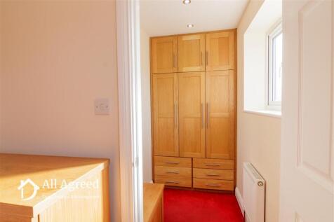 DRESSING ROOM