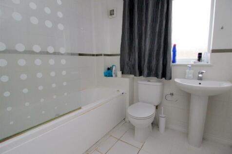Main Bathroom.jpg