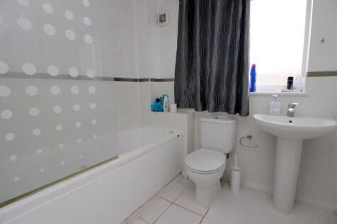 Main Bathroom.jpg