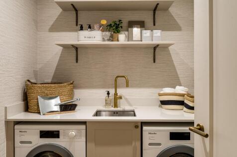 Show Apartment