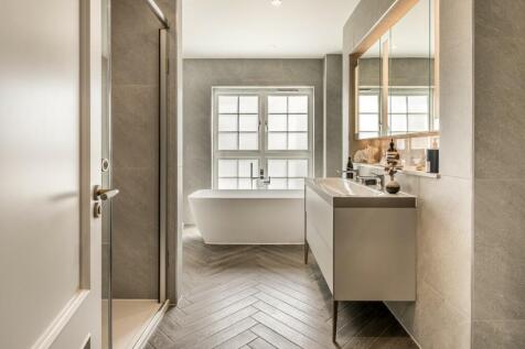 Bed 1 Ensuite