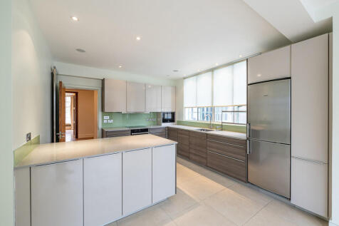 Kitchen - 11&#64;20 L...