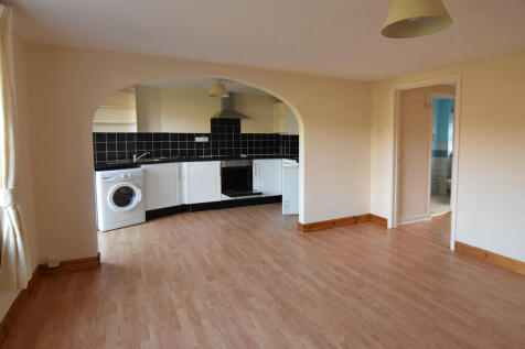 Archway to kitche...