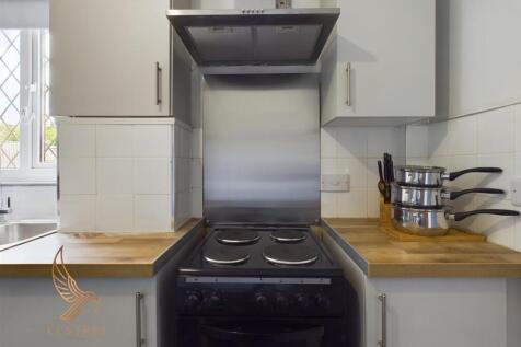CAM02855G0-PR0121-STILL010.jpg