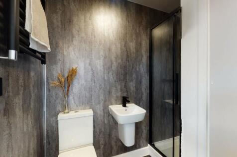 Flat 1 Room D Bathro