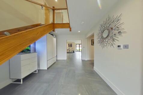 ENTRANCE  HALLWAY