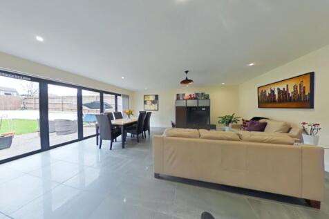 LOUNGE -  KITCHEN