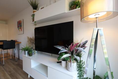 Open Plan Living Room - Kitchen