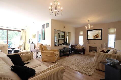 L-shapedliving room