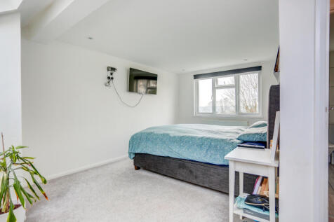 bedroom4