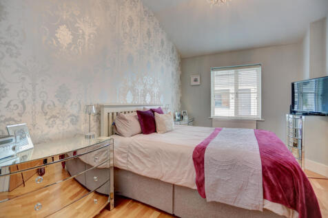 bedroom4
