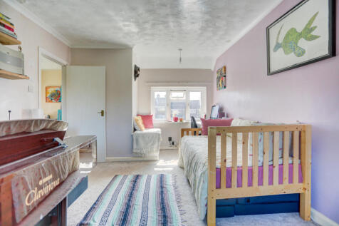 bedroom4