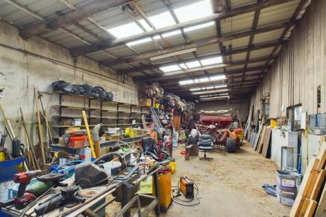 Workshop (22.02m x 6.20m)