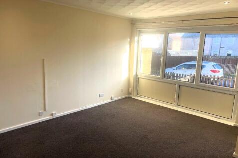 Lounge 4.8m x 3.9m