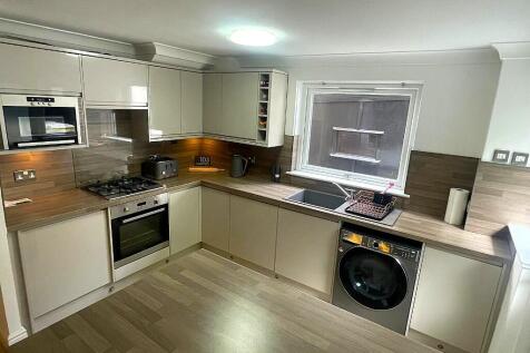 Kitchen 5.0m x 3.4m