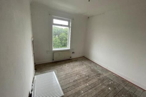 Bed 1. 3.5m x 2.9m