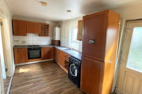 Kitchen 4.9m x 2.4m