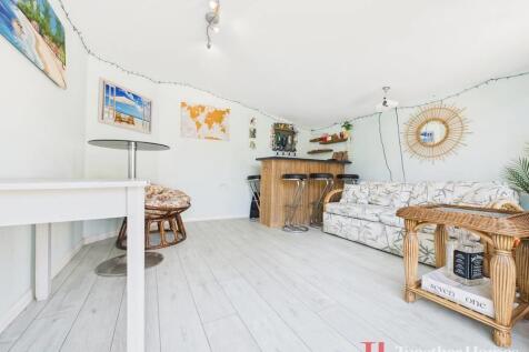 SUMMER HOUSE