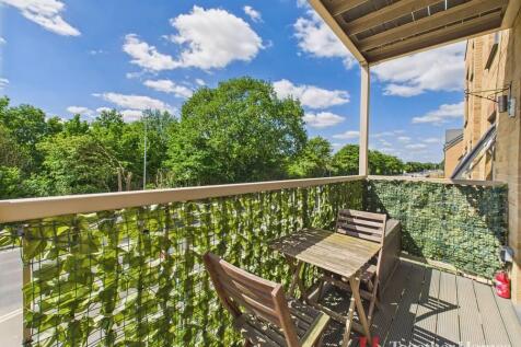 LARGE BALCONY