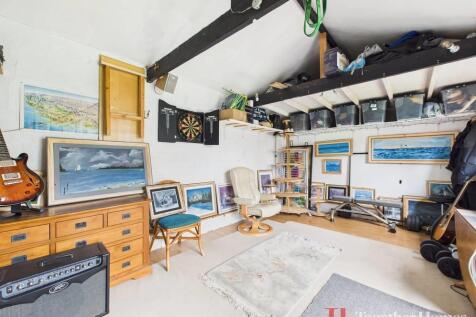 SUMMER HOUSE