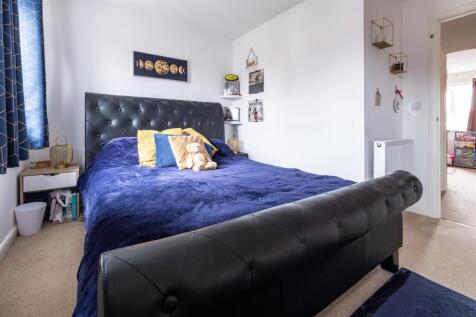 Bed1(2).jpg