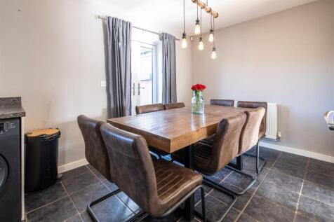 Dining Area.jpg