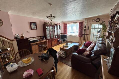 Greenwich_LivingRoom2.jpg