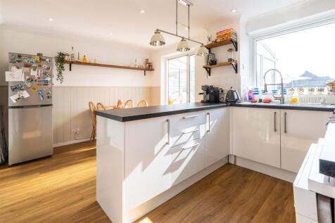 6HodgeCroft_KitchenDiner.jpg