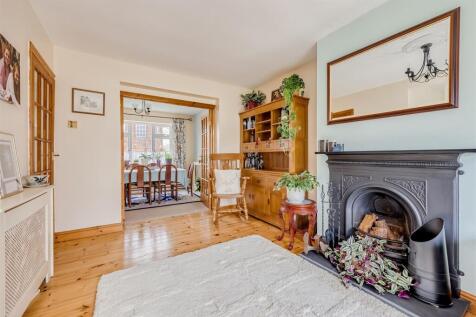 Living room 3 .jpg