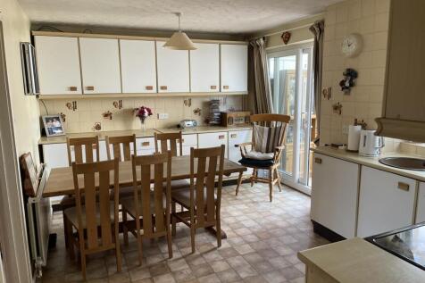 Kitchen.JPEG