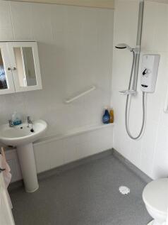 Bathroom.JPEG