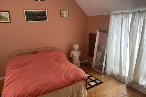 Bedroom 1.JPEG