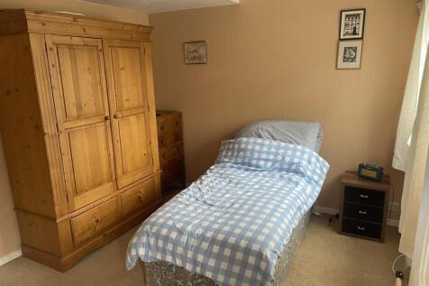Bedroom 2.JPEG