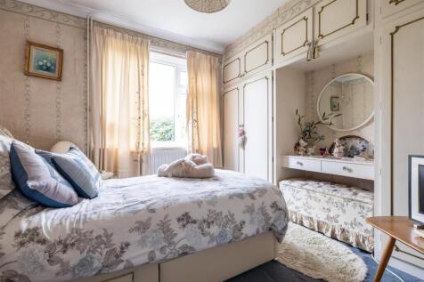 Bedroom 2 .jpg