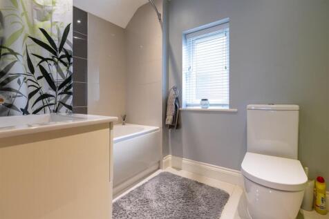 main bathroom .jpg