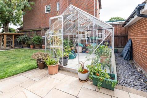 GREEN  HOUSE.jpg