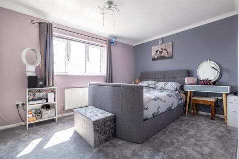 Main bedroom .jpg
