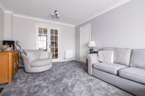 Living room 2.jpg