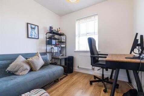 BEDROOM 4 .jpg