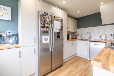 KITCHEN 2 .jpg
