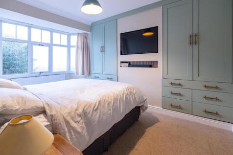 MASTER BEDROOM 2.jpg