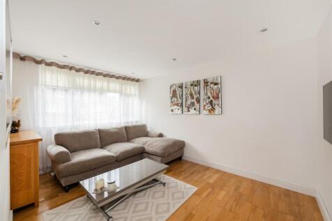 Dowdeswell Close Hi-2.jpg