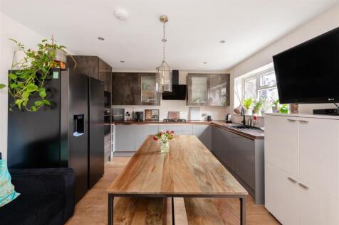 Stroud Crescent Hi-3.jpg