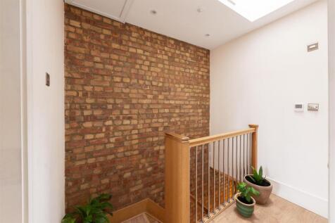 Stroud Crescent Hi-9.jpg